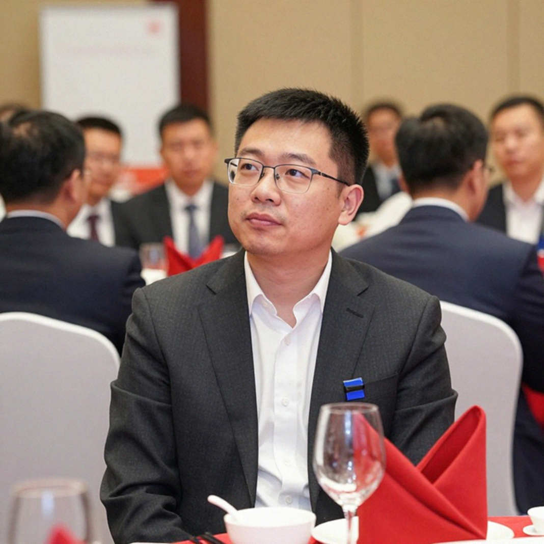 Bong bóng giá cầu thủ trẻ và những bản tin chuyển nhượng không có nguồn