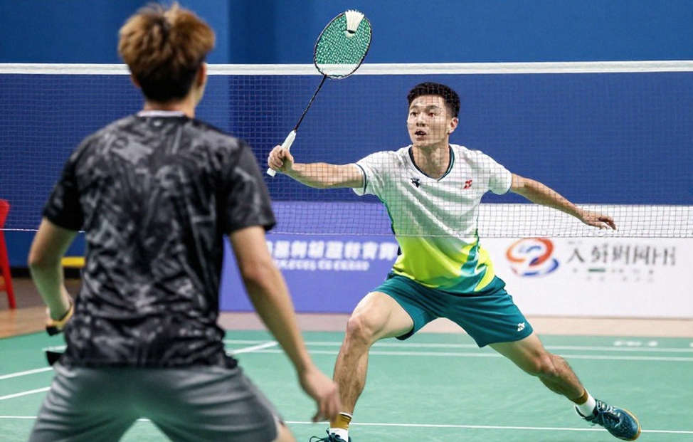 Alwi Farhan tập cùng Kento Momota trước Asian Games 2026: một buổi tập, hai cách đọc