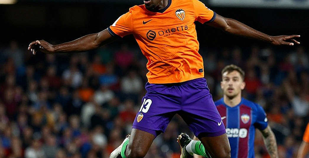 Reiho Hagita's Burnley Debut: One Assist, Two Lost Balls, and a 322-Day Wait for Victory Reiho Hagita's Burnley Debut: One Assist, Two Lost Balls, and a 322-Day Wait for Victory