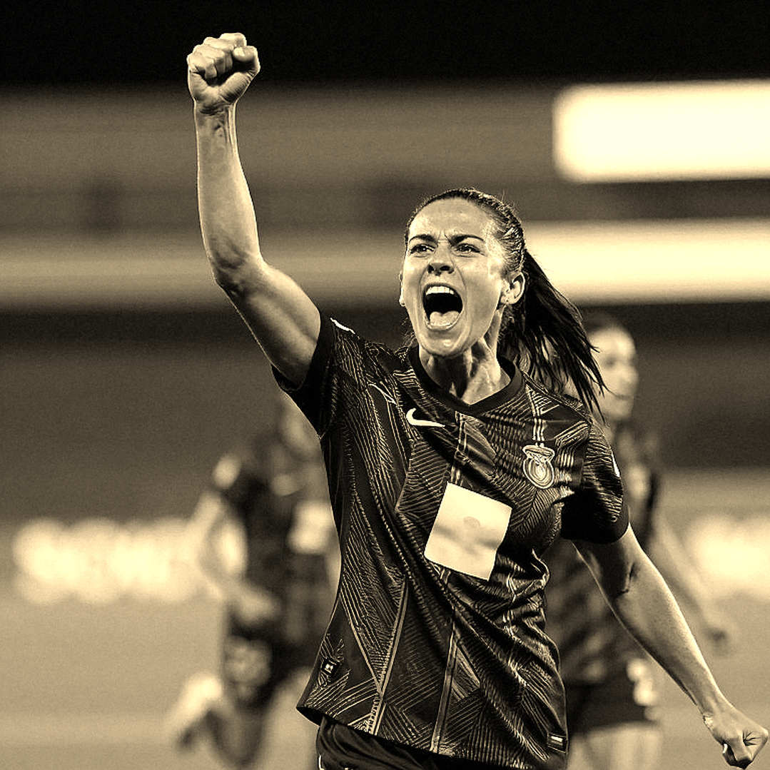 A Quiet Note in Goal: US Recall Sanchez and Swanson for the Spain Test A Quiet Note in Goal: US Recall Sanchez and Swanson for the Spain Test