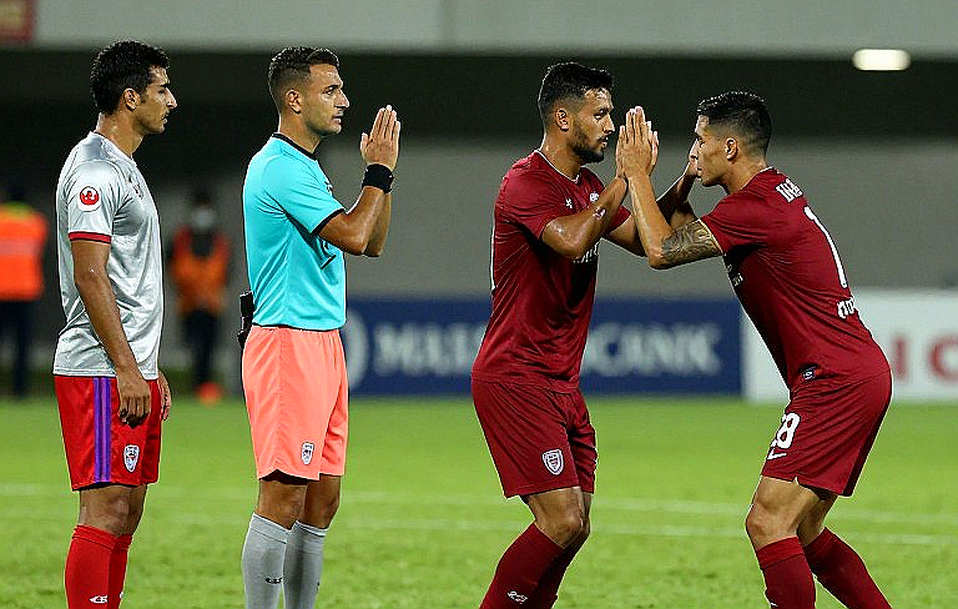 Kéo giãn khối phòng ngự mười người: bài học chiến thuật từ trận U23 Việt Nam 2-0 U23 Philippines Kéo giãn khối phòng ngự mười người: bài học chiến thuật từ trận U23 Việt Nam 2-0 U23 Philippines