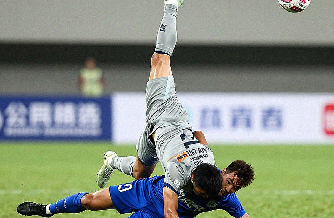 U23 Việt Nam 2-0 Philippines: Chiếc áo đen của HLV Đinh Hồng Vinh và bài toán low-block trước Uzbekistan U23 Việt Nam 2-0 Philippines: Chiếc áo đen của HLV Đinh Hồng Vinh và bài toán low-block trước Uzbekistan