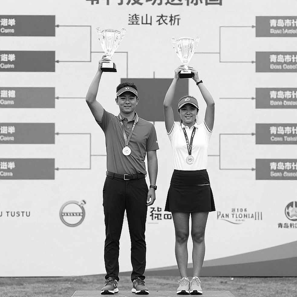 Cú putt 4 feet ở Muirfield Village: chiều thứ Bảy duy nhất Brendon de Jonge hạ Tiger Woods