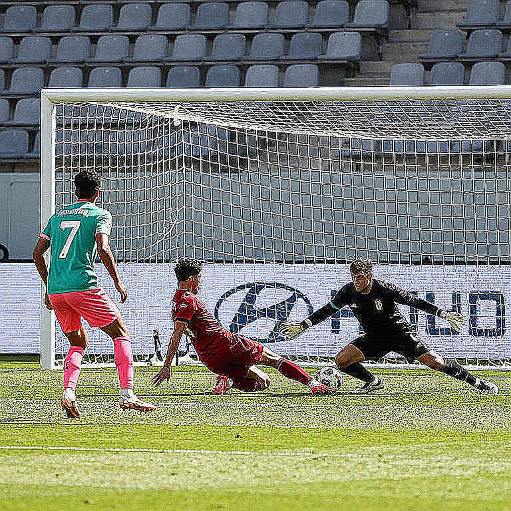 CAHN thua Gamba Osaka 1-4: khoảng trống trước hàng thủ và cái giá của một pha chuyển bóng hỏng CAHN thua Gamba Osaka 1-4: khoảng trống trước hàng thủ và cái giá của một pha chuyển bóng hỏng