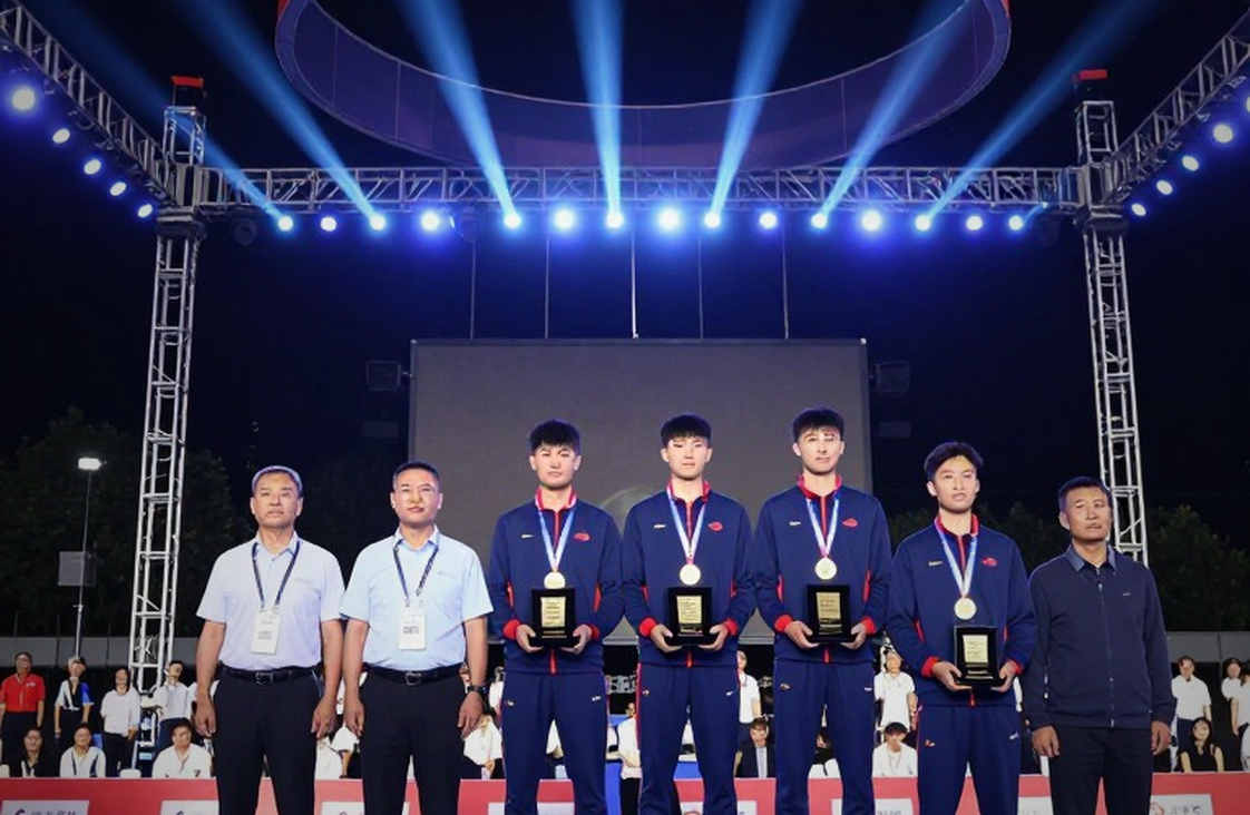 Chín chiều kích để đọc một màn trình diễn điền kinh — và cái bẫy của những con số rỗng
