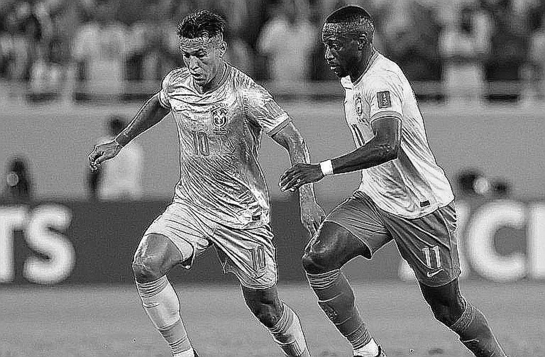 Indonesia mười người giữ hòa Malaysia 0-0: thẻ đỏ phút 37 và đôi găng tay của Paes