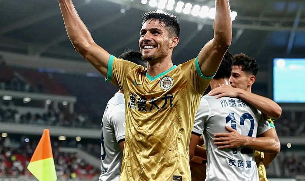 Phút 67, Bruno Fernandes và khoảng lặng của một đội trưởng không còn tin vào sơ đồ