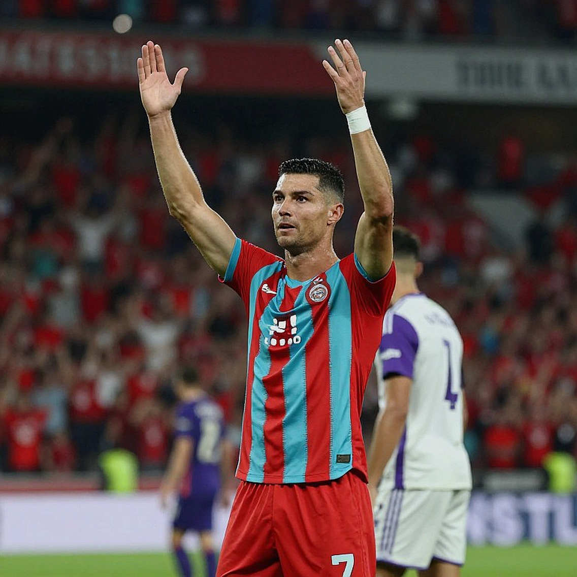 Hanoi FC concede seven in two rounds: 40 minutes in the dressing room and the Kewell problem