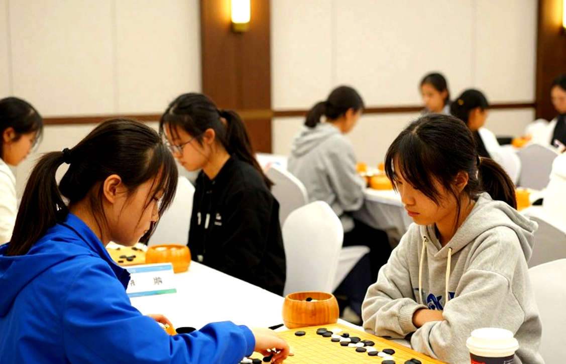 Olympiad 2026: Ấn Độ bảo vệ ngai vàng giữa Samarkand, Gukesh và Sindarov tạo nên màn mở đầu lịch sử Olympiad 2026: Ấn Độ bảo vệ ngai vàng giữa Samarkand, Gukesh và Sindarov tạo nên màn mở đầu lịch sử
