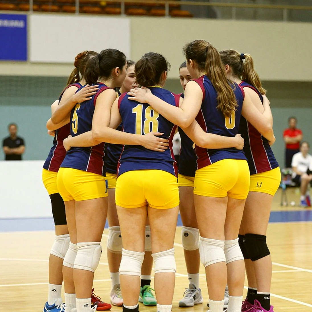 Ba mươi năm MOP bóng chuyền nữ NCAA: cuốn sổ không ghi tên người nhận bóng Ba mươi năm MOP bóng chuyền nữ NCAA: cuốn sổ không ghi tên người nhận bóng