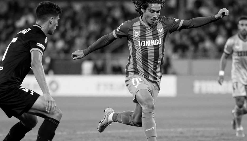 Levante and the Line About the Sun: Reading Four Conceded Goals from the Touchline Rhythm Levante and the Line About the Sun: Reading Four Conceded Goals from the Touchline Rhythm