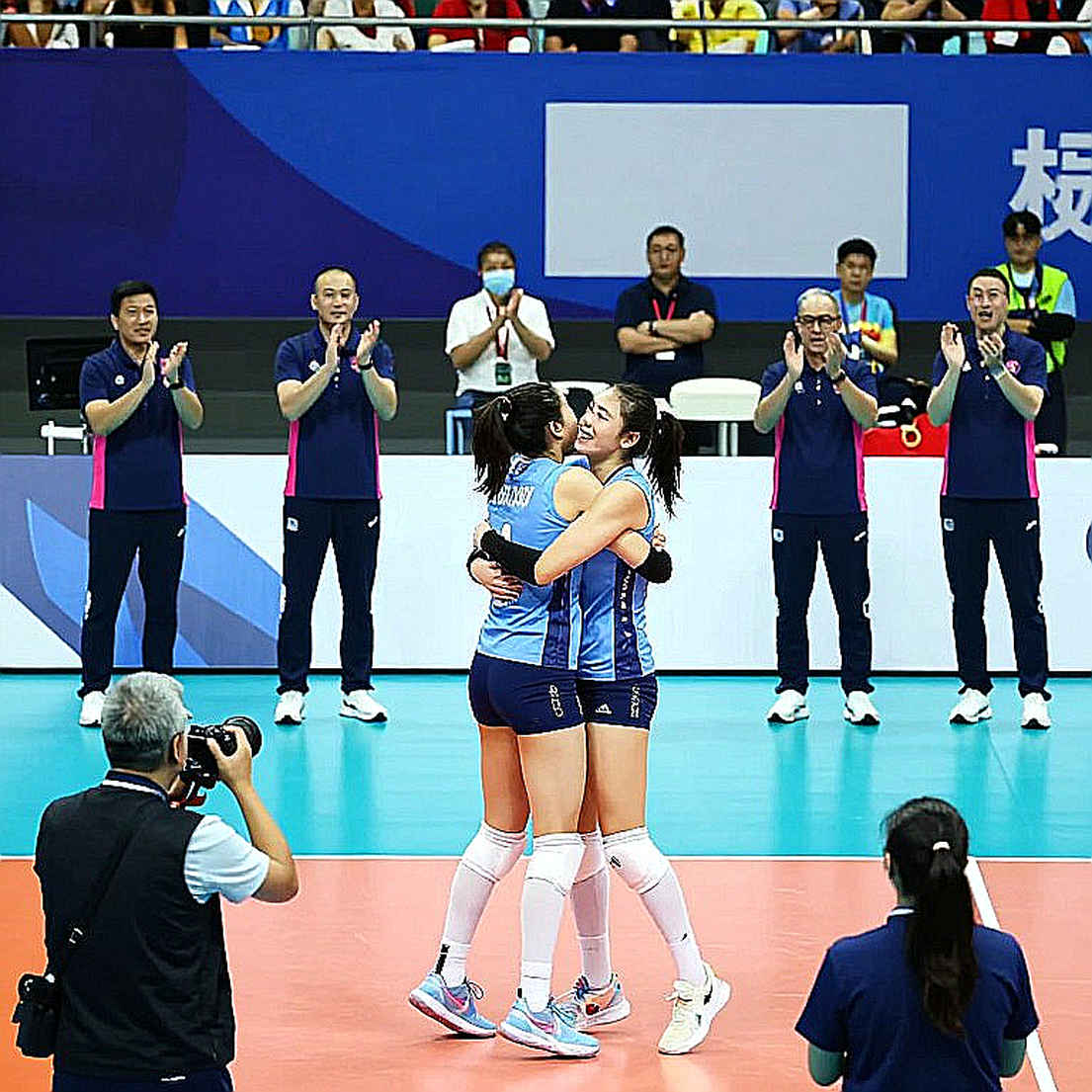 Bóng chuyền nữ Việt Nam tại ASIAD 2026: Bước một rung lắc và bài toán mang tên Trung Quốc Bóng chuyền nữ Việt Nam tại ASIAD 2026: Bước một rung lắc và bài toán mang tên Trung Quốc