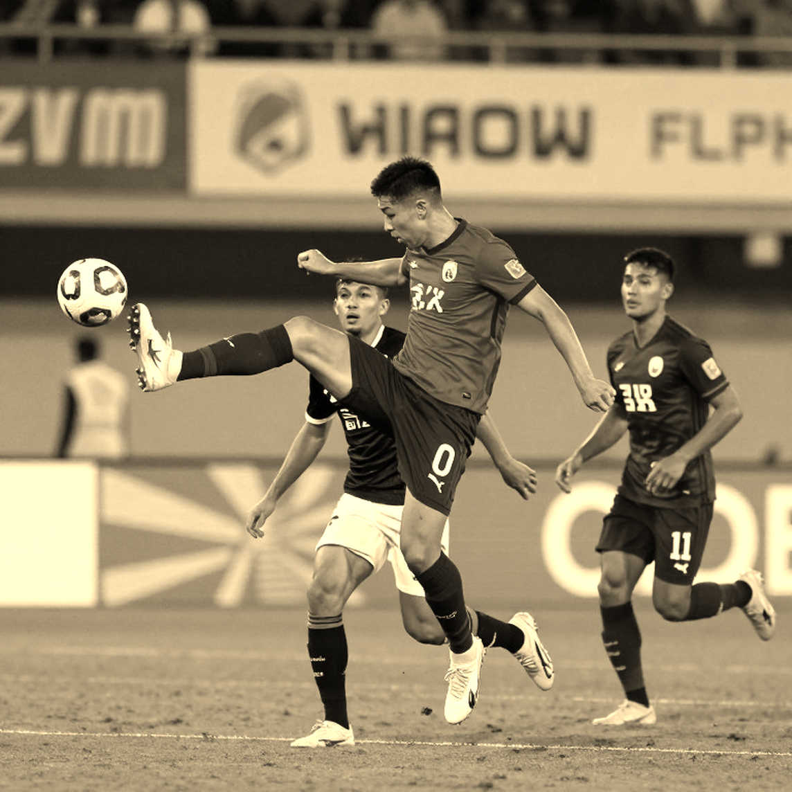 V.League và kỳ chuyển nhượng: Ký ức Rajamangala, hợp đồng nhập tịch và bài toán tiền lương V.League và kỳ chuyển nhượng: Ký ức Rajamangala, hợp đồng nhập tịch và bài toán tiền lương