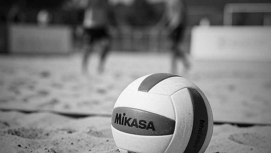Nebraska Sweeps Creighton 3-0: The 15,405 Attendance Record and a Minus-.065 Hitting Line